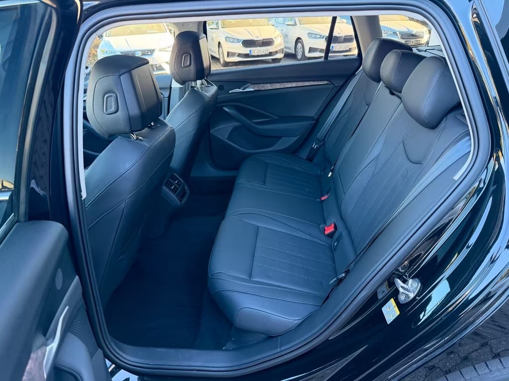 Skoda Superb Combi 2.0 TDI L&K