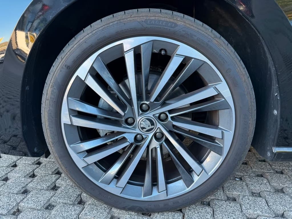 Skoda Superb Combi 2.0 TDI L&K