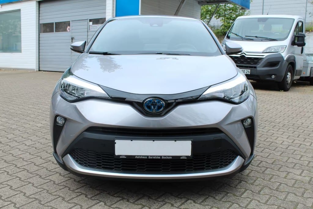Toyota C-HR Hybrid Team D