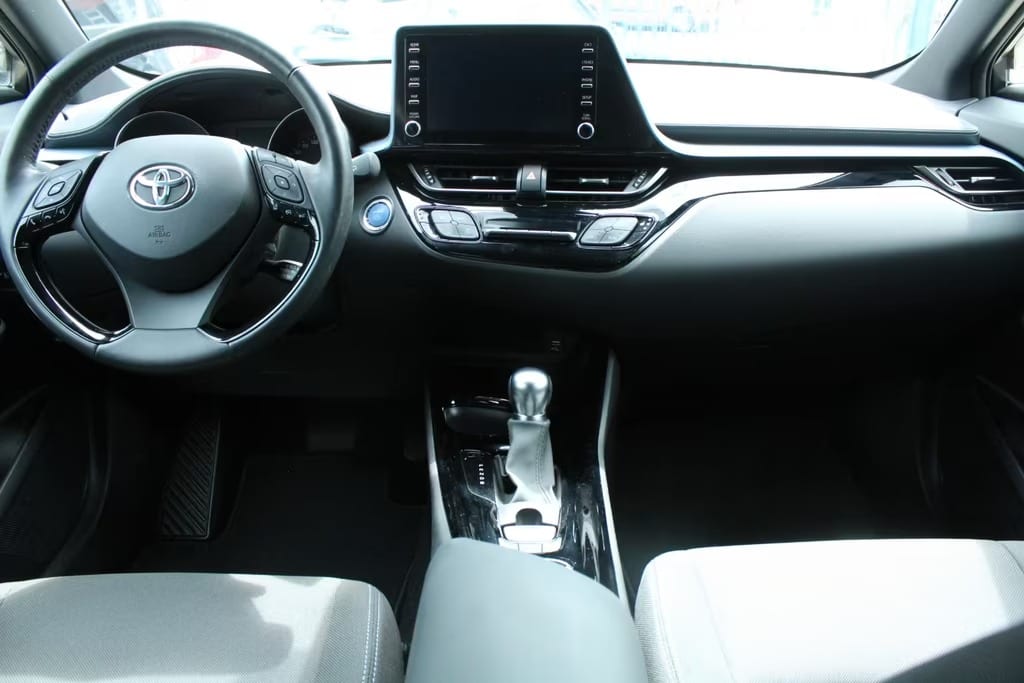 Toyota C-HR Hybrid Team D
