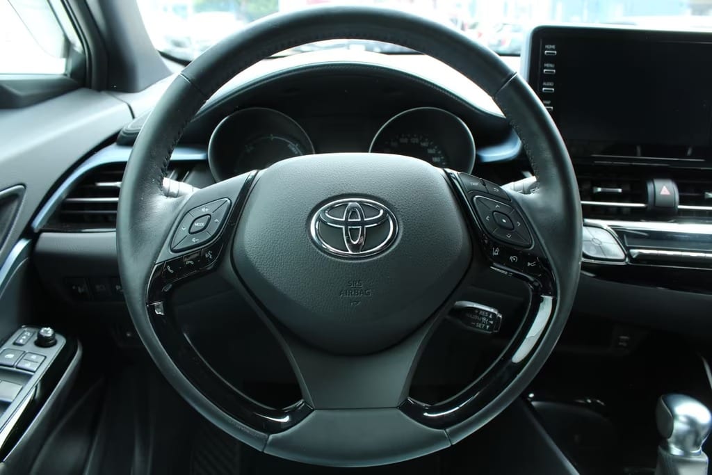 Toyota C-HR Hybrid Team D