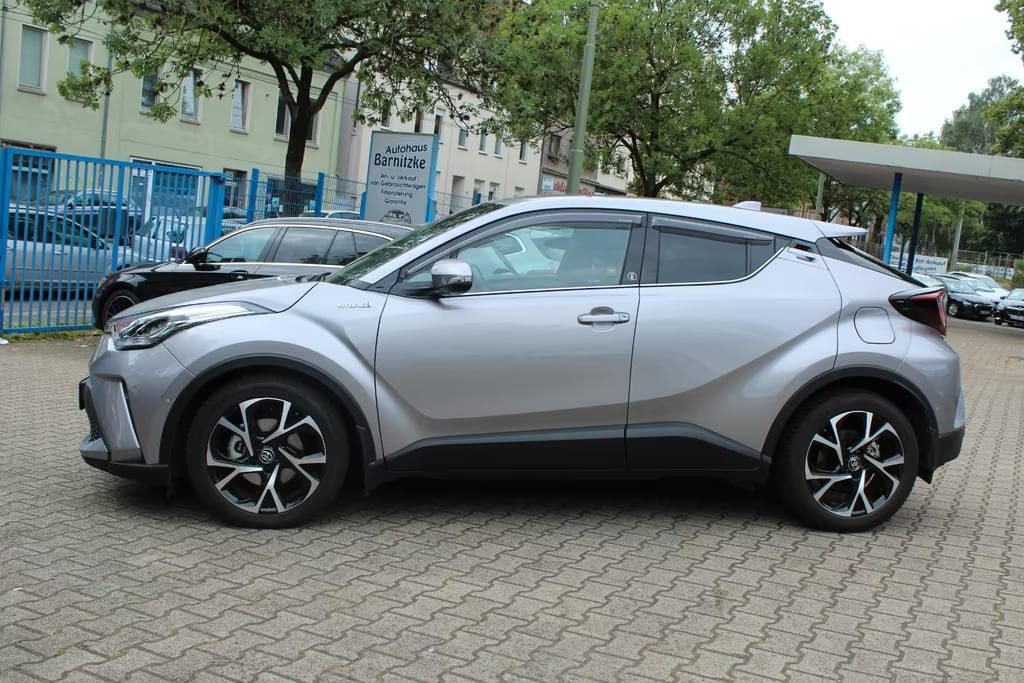 Toyota C-HR Hybrid Team D