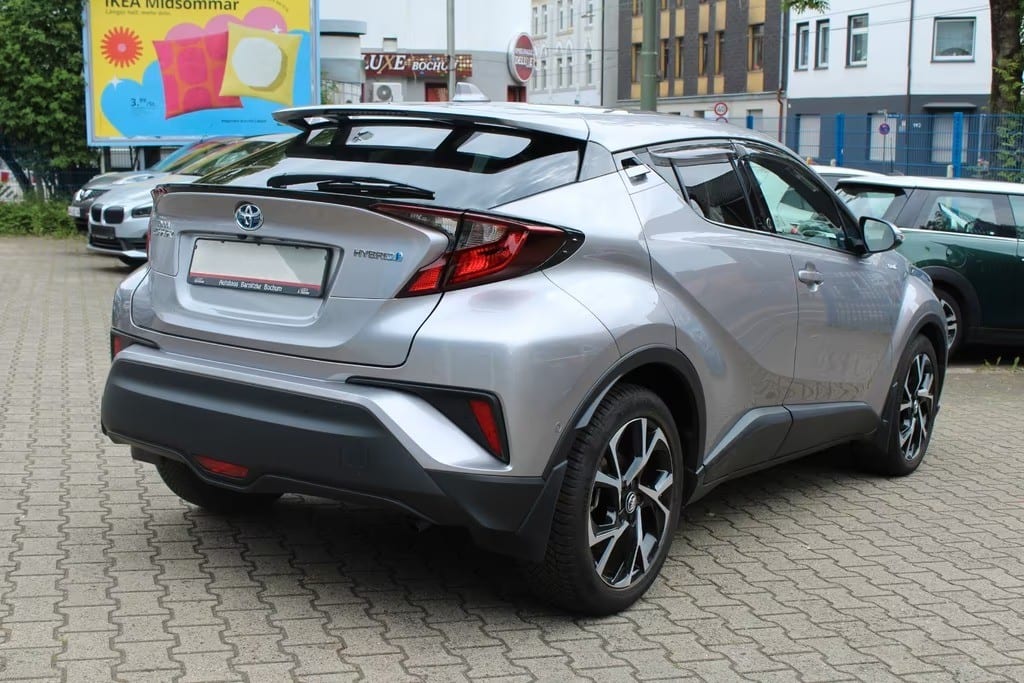 Toyota C-HR Hybrid Team D