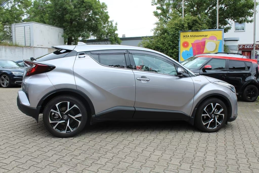 Toyota C-HR Hybrid Team D