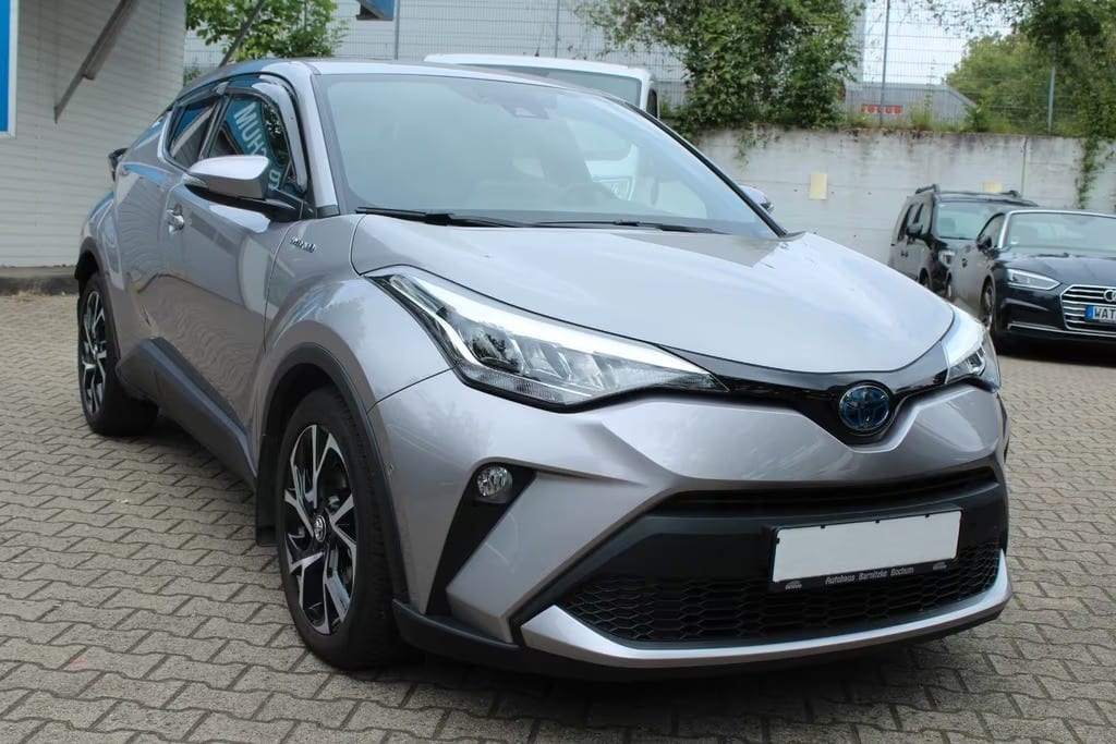 Toyota C-HR Hybrid Team D