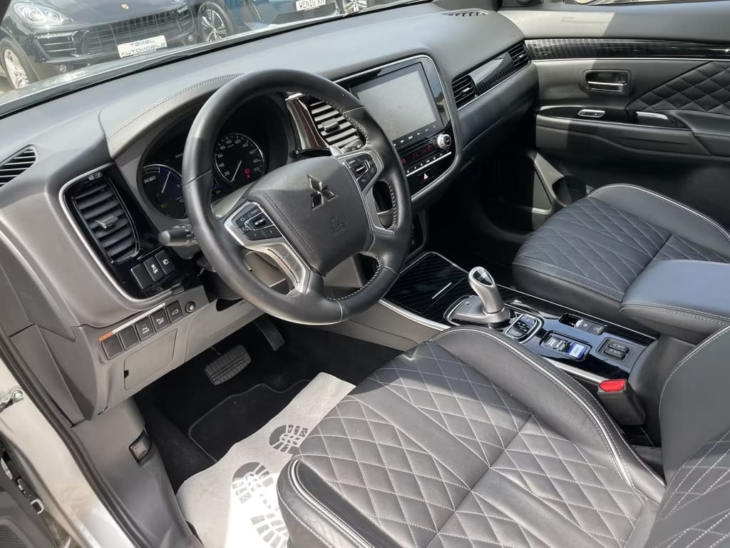 Mitsubishi Outlander Plus Spirit
