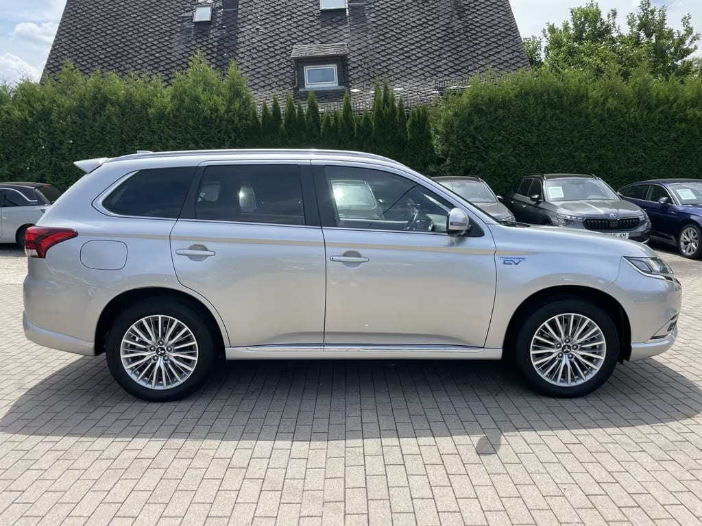 Mitsubishi Outlander Plus Spirit