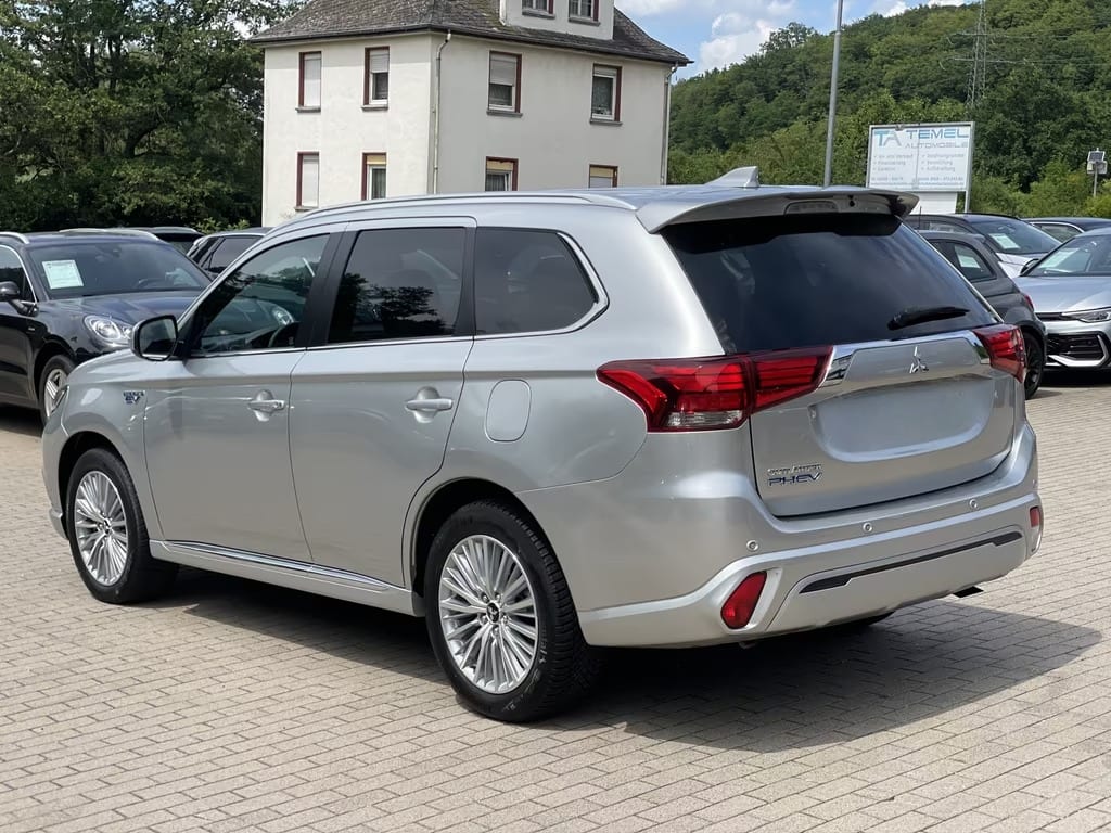Mitsubishi Outlander Plus Spirit