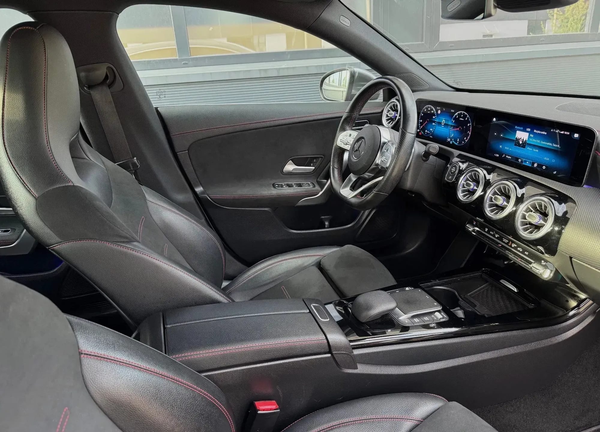 Mercedes-Benz CLA 180