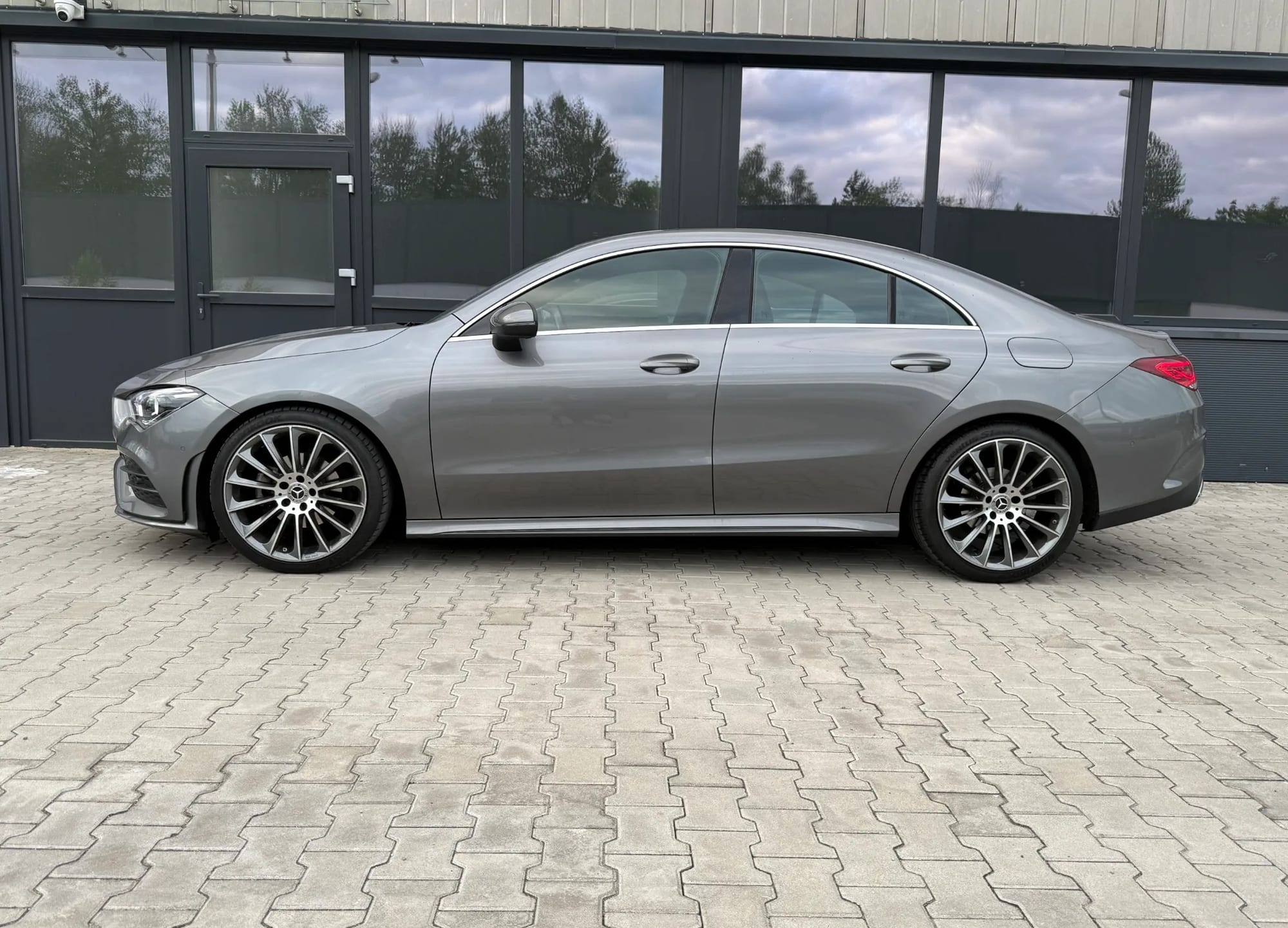 Mercedes-Benz CLA 180