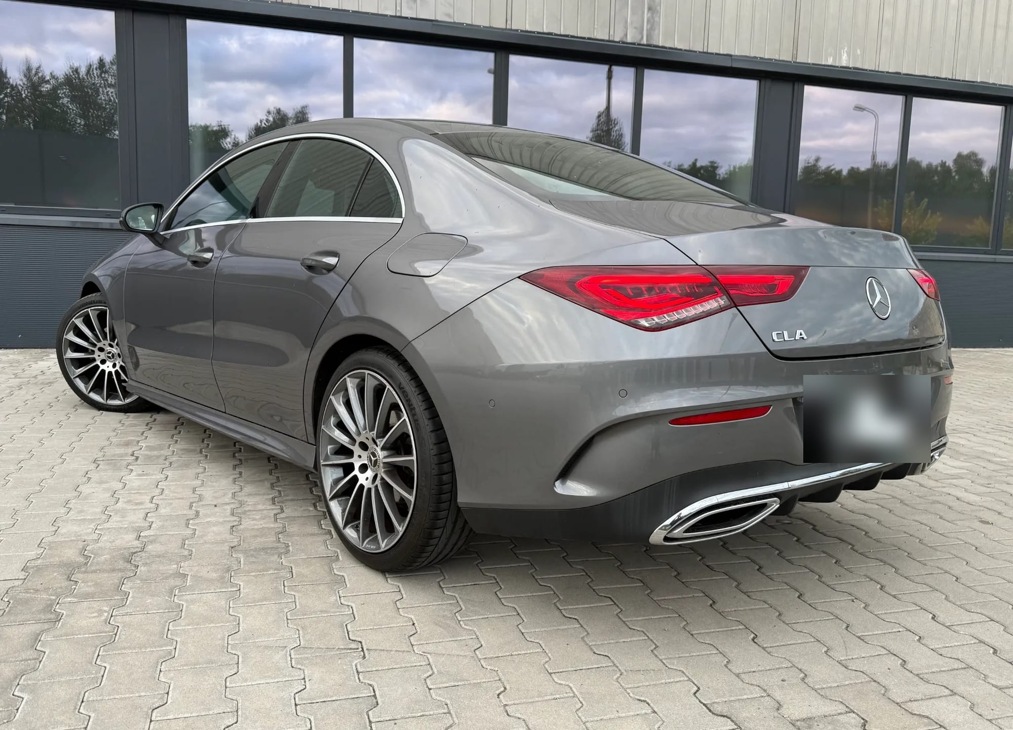 Mercedes-Benz CLA 180