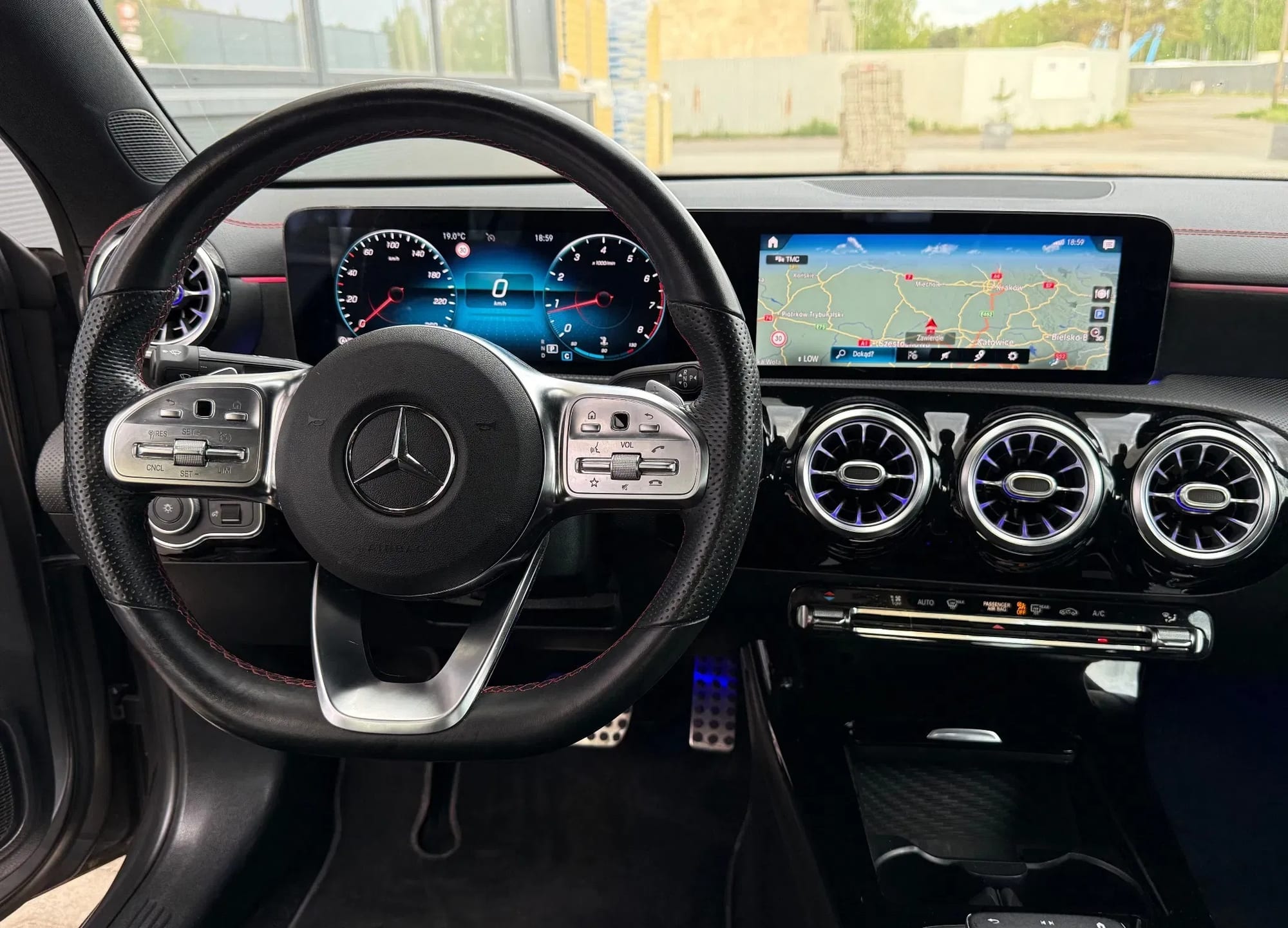Mercedes-Benz CLA 180