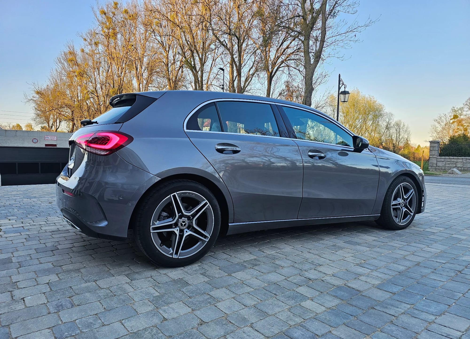 Mercedes-Benz A 200 d AMG Line