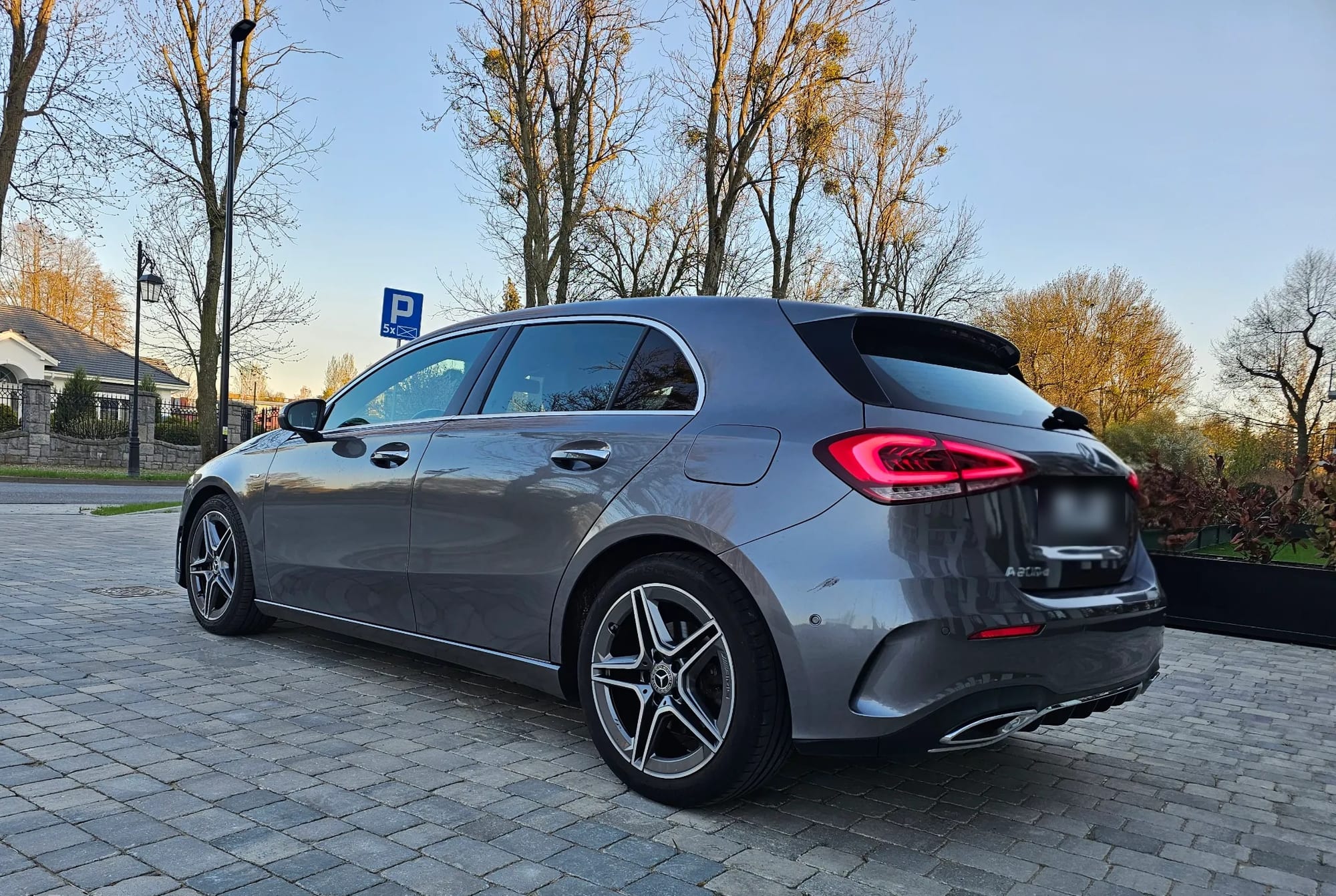 Mercedes-Benz A 200 d AMG Line